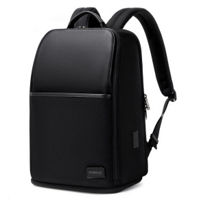 MYBALO ASTON Perfektní volba pro minimalisty s dobrým vkusem  6 ikon: - Nejtenčí batoh - Elegantní - Kapsa na notebook do 15,6" - Kapsa na tablet do 9" - Otevírání o 180 stupňů - USB a USB-C port - Drží tvar - Voděodolný - Skryté kapsy  Elegantní a minimalistický Jedná se o velmi elegantní a minimalistický batoh. S tímto parťákem neuděláte chybu při běžném nošení do města, ani na důležité schůzce.  Tenký batoh MYBALO Aston je batoh s vůbec nejmenší hloubkou z naší nabídky. Díky tomu působí elegantně a minimalisticky, ale i přesto se do něj vejdou všechny vaše nezbytnosti.  Kvalitní voděodolný materiál, dlouhá životnost Kvalitní umělá kůže zajišťuje trvanlivost a odolnost batohu proti vodě a opotřebení. MYBALO Aston tak bude vaším společníkem opravdu dlouho.  Drží tvar Batoh si zachovává svůj tvar také v případě, že jej budete mít úplně prázdný.  Vestavěný USB a USB-C port Nabíjejte svá elektronická zařízení kdekoli a kdykoli díky vestavěnému USB a USB-C portu.  Popruh k uchycení na kufr Cestujte pohodlně. Kdykoli chcete mít volná záda, jednoduše připevněte batoh na rukojeť svého kufru.  Pohodlné polstrování Užijte si komfortní nošení díky kvalitnímu a prodyšnému polstrování ramenních popruhů a zádové části.  Další praktické kapsy Zorganizujte si pohodlně a snadno své věci díky množství vychytaných kapes.  Skryté kapsy V zádové části a na ramenním popruhu najdete skryté kapsy pro bezpečné uložení cenností.  Vnitřní kapsy Vnitřní kapsy slouží pro snadnou organizaci všech vašich věcí.  Přední kapsa Přední kapsa je určena pro věci, které chcete mít rychle a snadno po ruce.  Parametry: - Rozměry: 46 x 30 x 9 cm - Objem: 11 l - Hmotnost: 1,19 kg - Kapsa na notebook: Ano (do vel. 15,6") - Kapsa na tablet: Ano (do vel. 9") - USB port: Ano - Voděodolnost: Ano - Hlavní materiál: Ekokůže + Polyester - Podšívka: Polyester - Barva: Černá